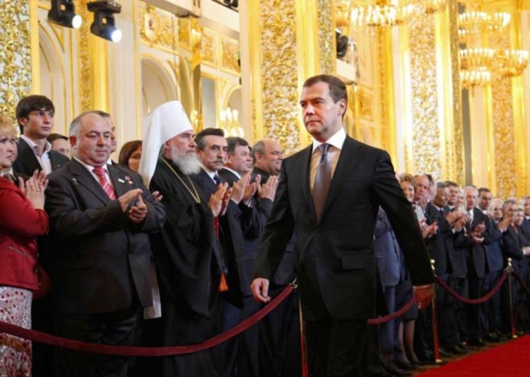 Medvedev preuzeo dužnost od Putina