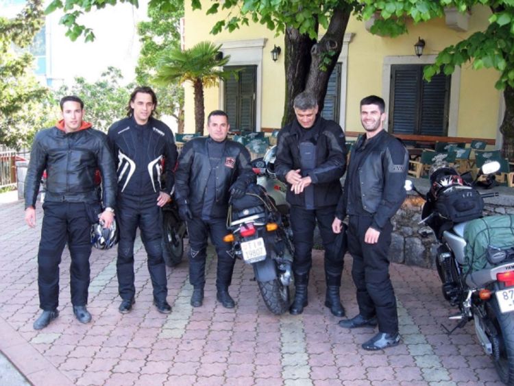 Bajkeri propagiraju mir na Kosovu