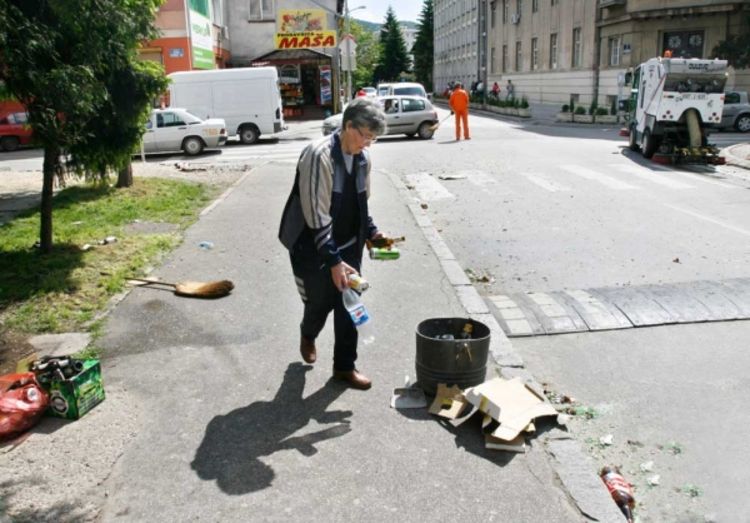 Pijani maturanti divljali po gradu