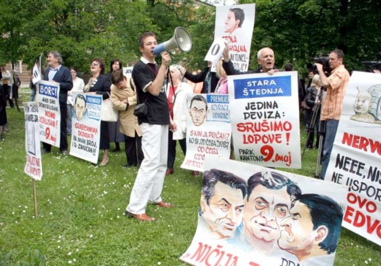 Traže smjenu premijera i gradonačelnice