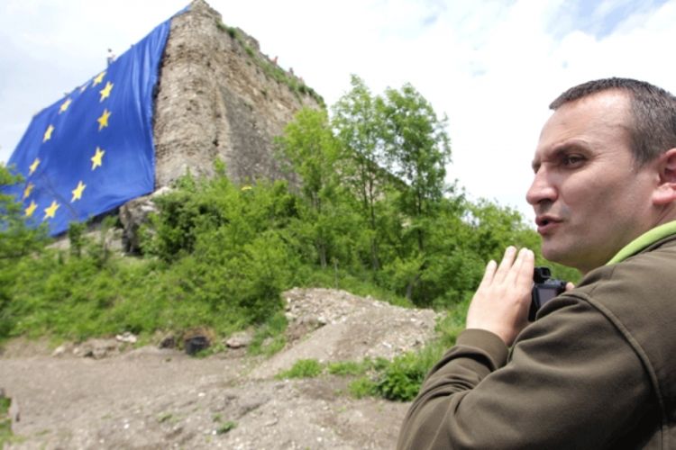 Najveća zastava EU došla u Jajce