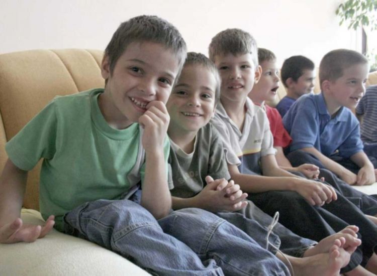 Za siročad premalo i utjehe i novca