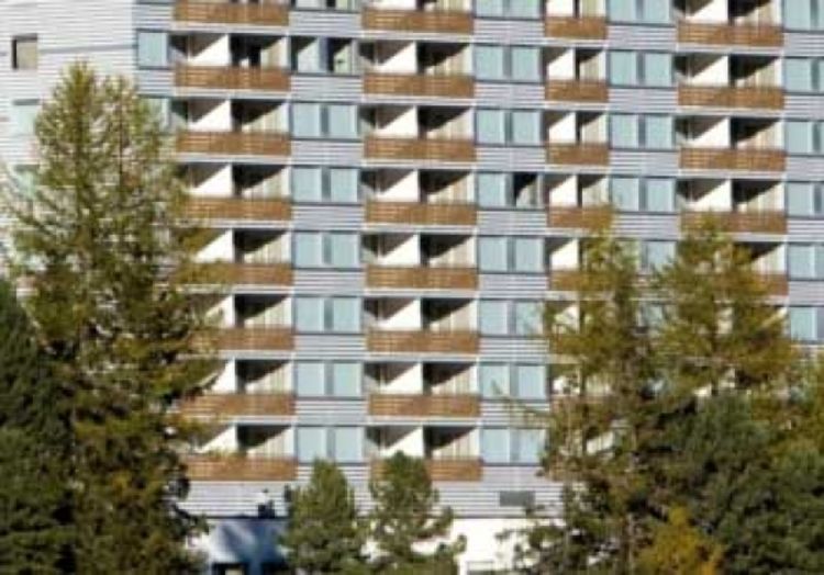 Poginuo pljujući sa hotelskog balkona