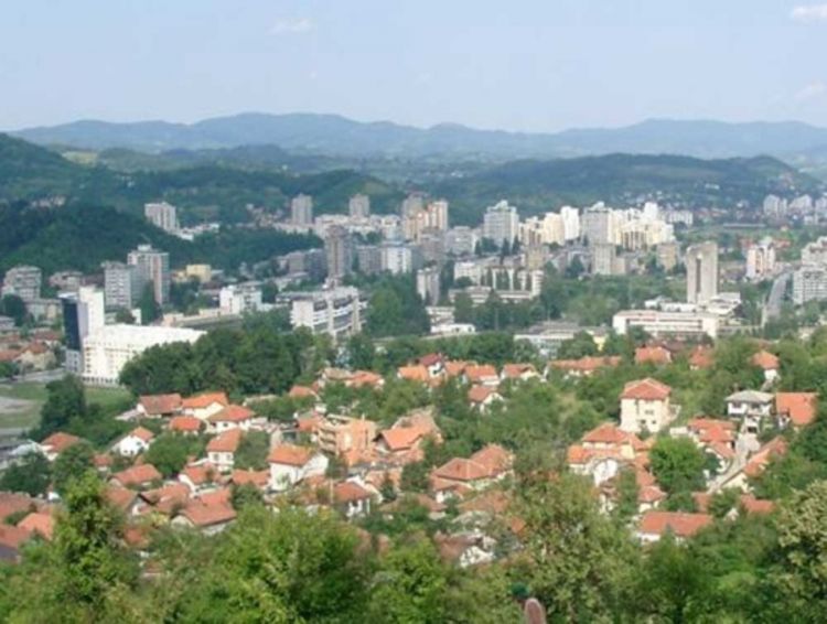 Zapalio majčinu kuću