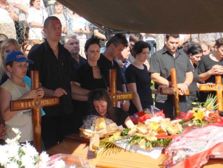 Rijeke suza tekle za žrtvama