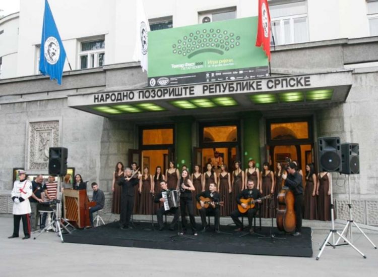 Zavjesu Teatar festa podiglo Divlje meso