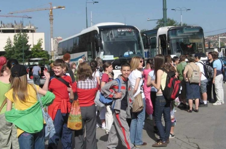 Neke škole ne traže ni dokaz o ispravnosti vozila