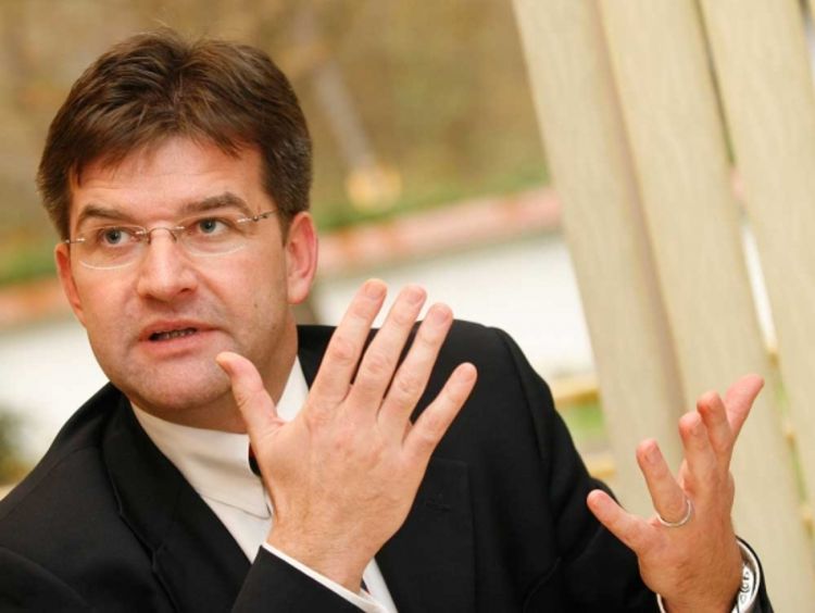 Uključuju se Lajčak i Špirić