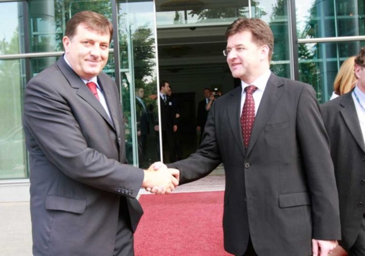 Lajčak: Vlasti ostvarile napredak