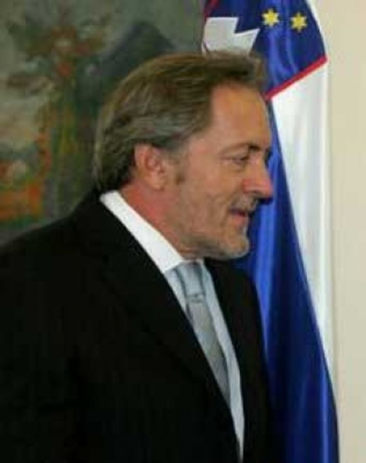 Ambasador opozvan zbog zakuske