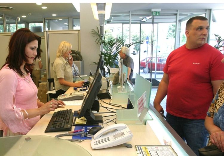 Stvaraju se uslovi za dužničku krizu u RS