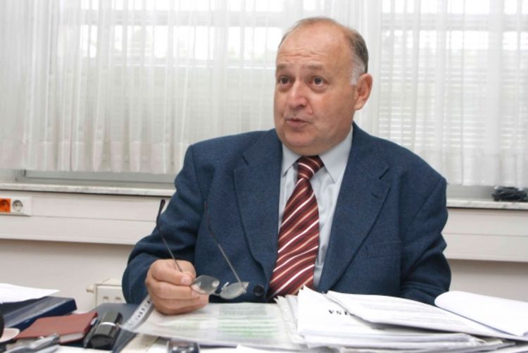 Bošnjak: Daktilograf u Ministarstvu plaćeniji od sudskog policajca