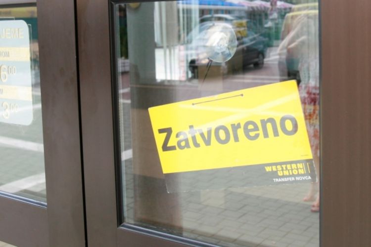 Razbojnik odnio 2.200 KM