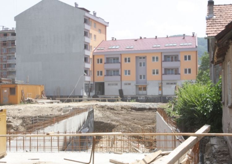 Useljenje kasni šest mjeseci