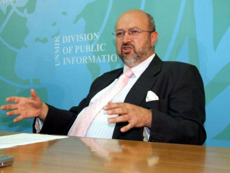 Šatl diplomatija između Beograda i Prištine