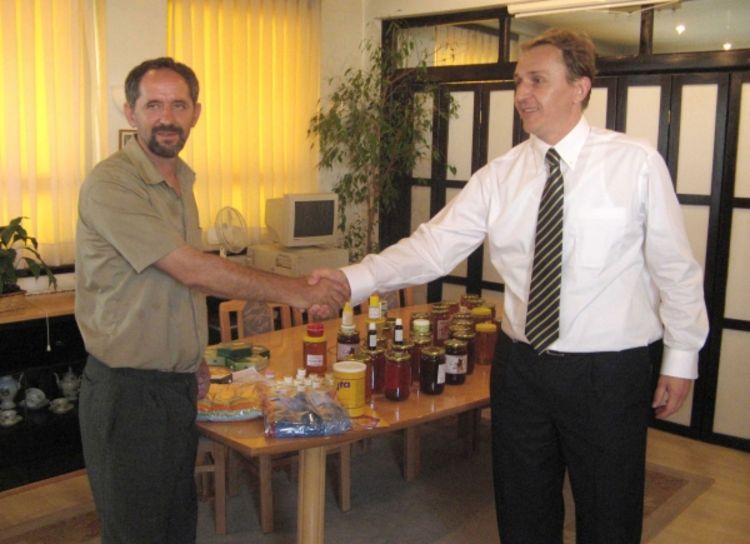 Med i ljekovito bilje za štićenike