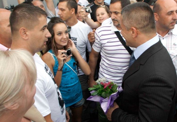 RS će tužiti UN i Holandiju