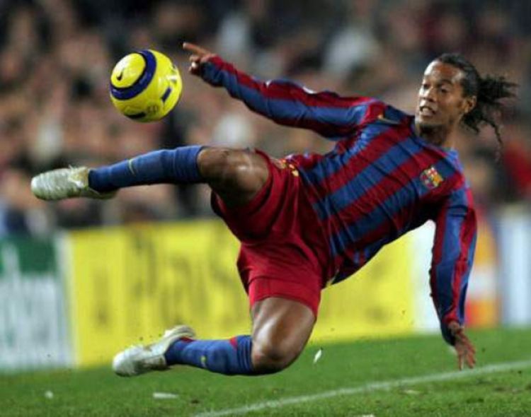 Ronaldinjo korak do Milana