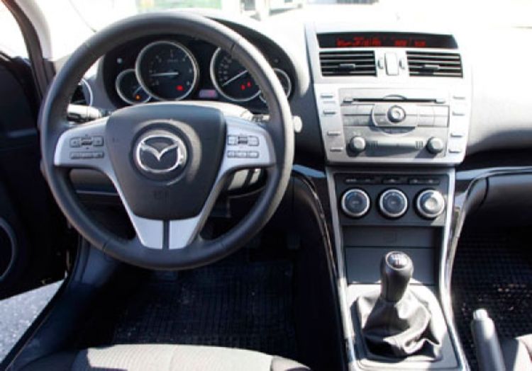 Mazda 6: Automobil za udobno krstarenje