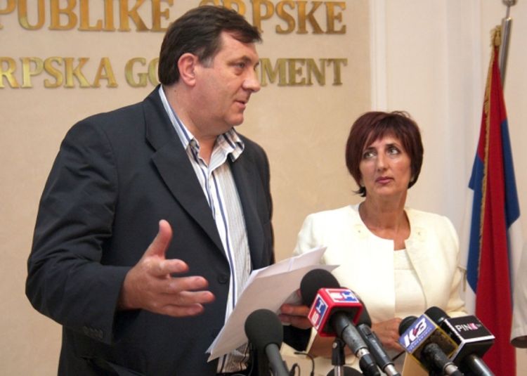 Dodik: Radnike prijaviti na punu platu