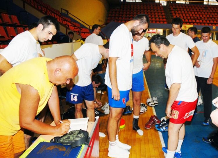 Nedostaje im još lijevi bek