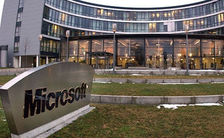 Microsoft minira savez Yahooa i Googlea