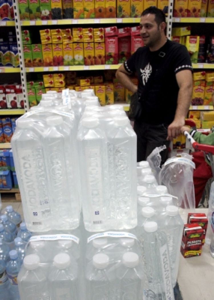 Voda voda i akvaviva mikrobiološki ispravne