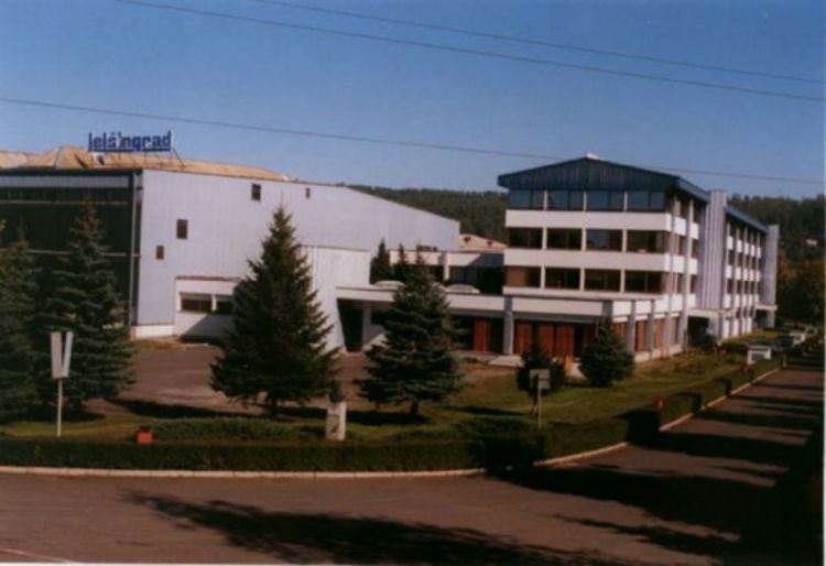 Visok trgovinski deficit gura privredu u propast