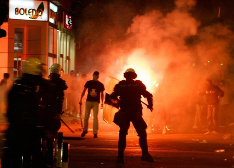 Povrijeđeno 58 policajaca i 24 građana