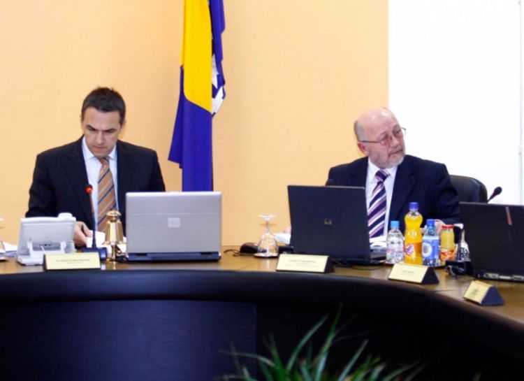 U Vladi radi 60 savjetnika