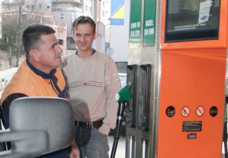 Naftaši odugovlače s pojeftinjenjem