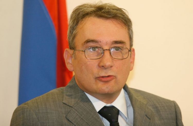 SDS želi jeftine poene