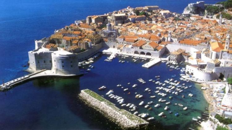 Dubrovnik - alternativa skupom Sen Tropeu