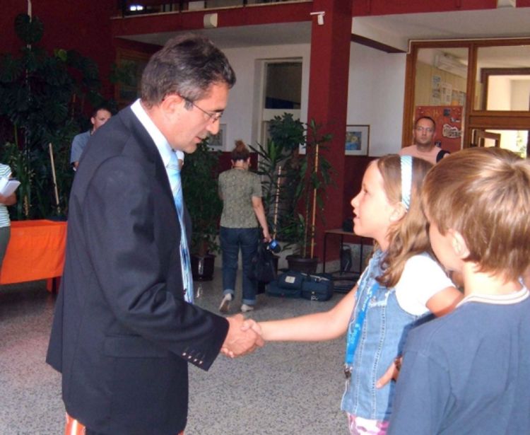Počela akcija Pokloni knjigu, pomozi drugu
