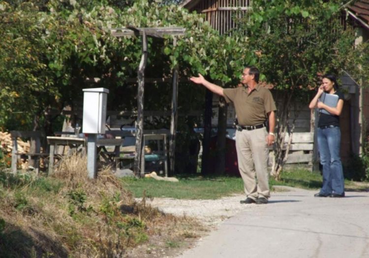 Ubio prve komšije, pa izvršio samoubistvo