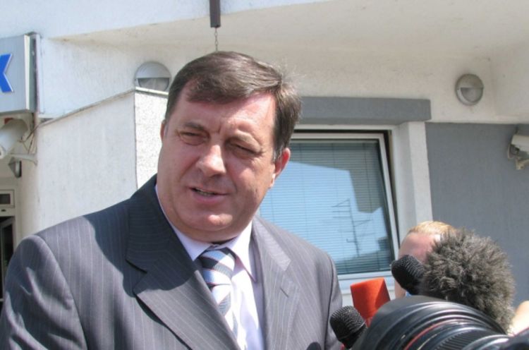 Karadžići traže prava slobodnih građana