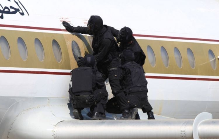 Otmičari oslobodili putnike iz aviona