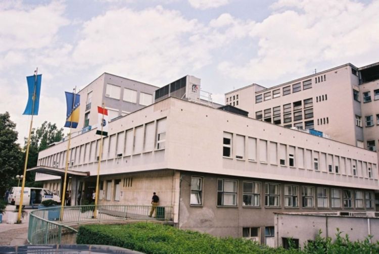 Pretukao portira i medicinara u UKC