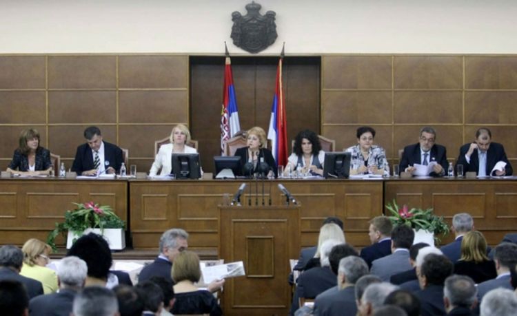 Skupština Srbije najzad po dnevnom redu