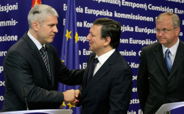 Srbija do statusa kandidata 2009.