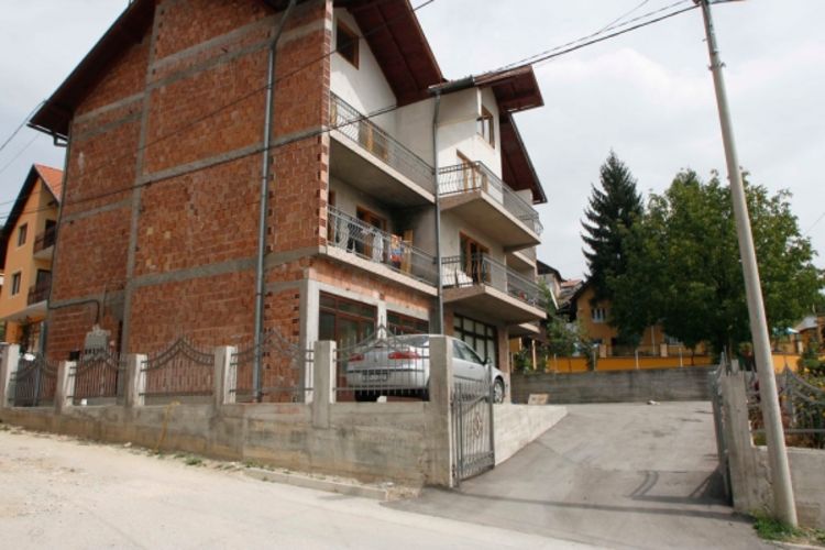 Zapaljen automobil kineske državljanke