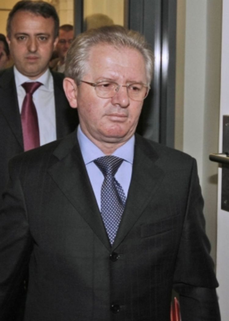 Hiseni gubi bitku od Jeremića