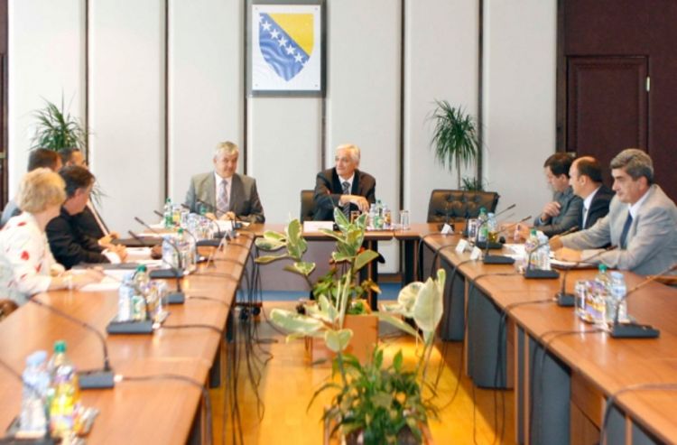 Cilj smanjenje javne potrošnje