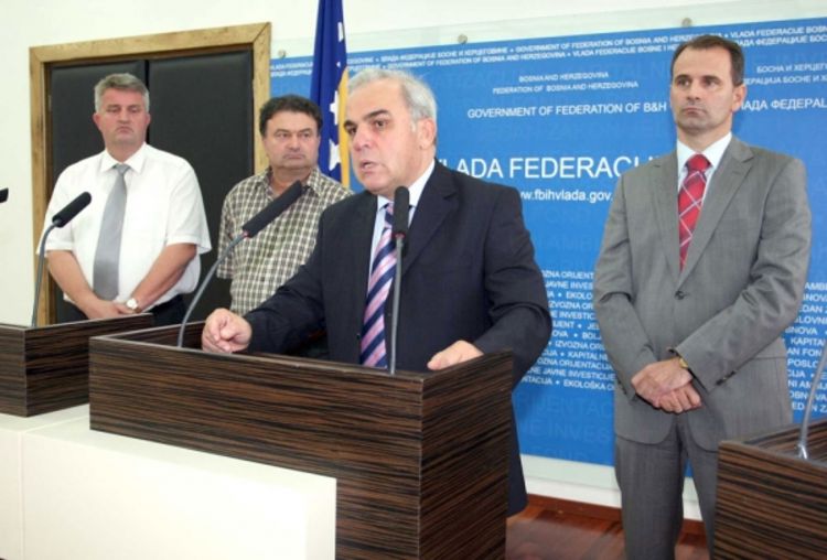 Holding zaživljava naredne godine