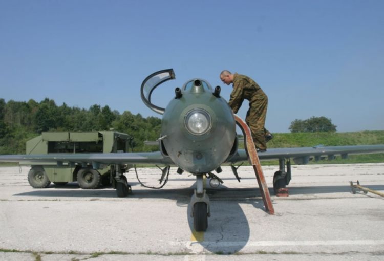 Vojska Srbije želi orlove i galeba