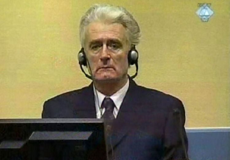 Karadžić i dalje želi da se brani sam