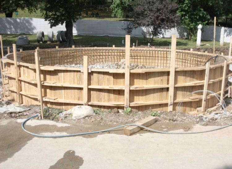 Kasni izgradnja betonskog postolja