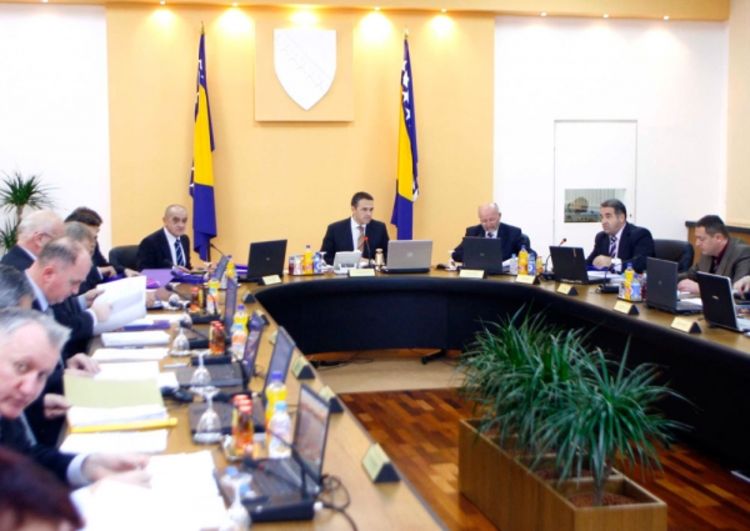 Svima za trećinu manje novca