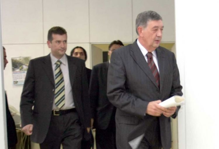 Radmanović za dogovor, Silajdžić za uticaj iz EU