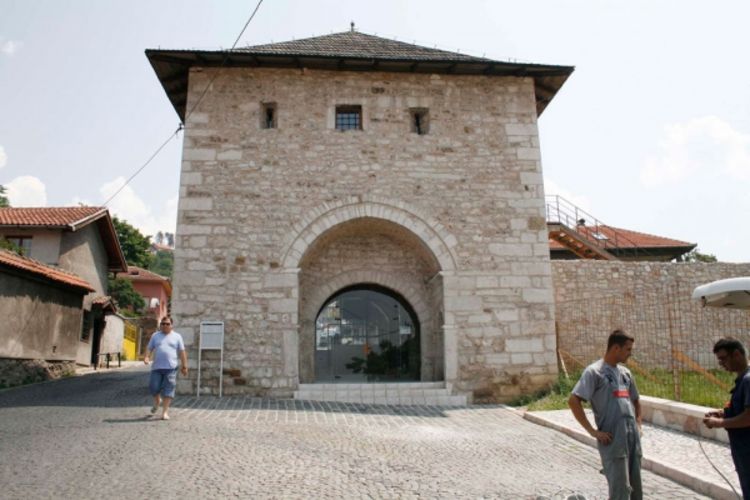 Mahala u kojoj kuće imaju retrovizore